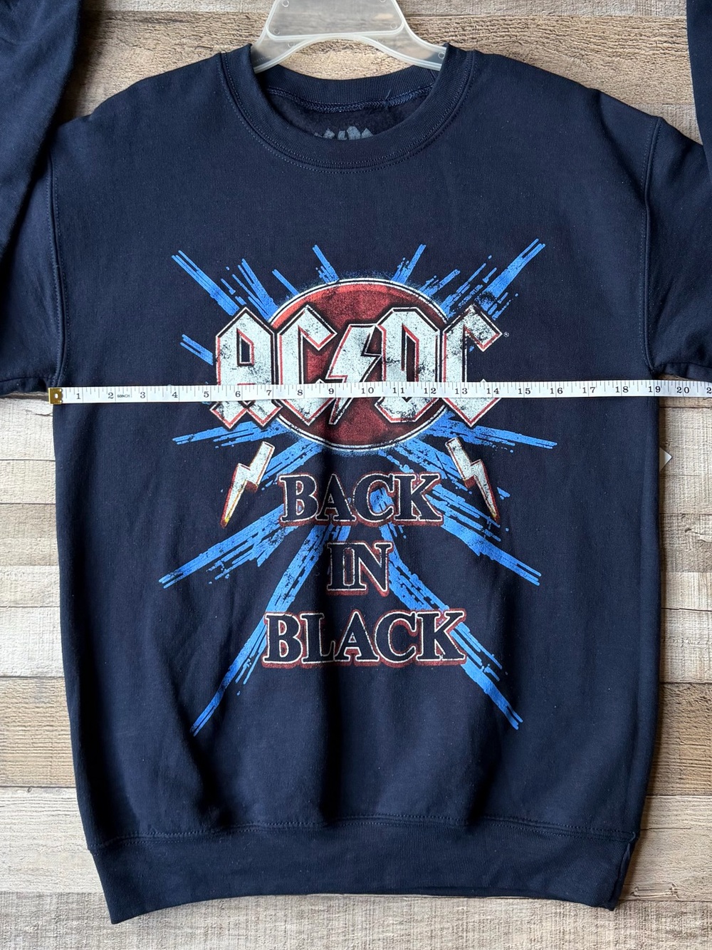 AC/DC Back in Black Graphic Crewneck Sweatshirt Navy Fleece NWT Small Unisex - Picture 10 of 13